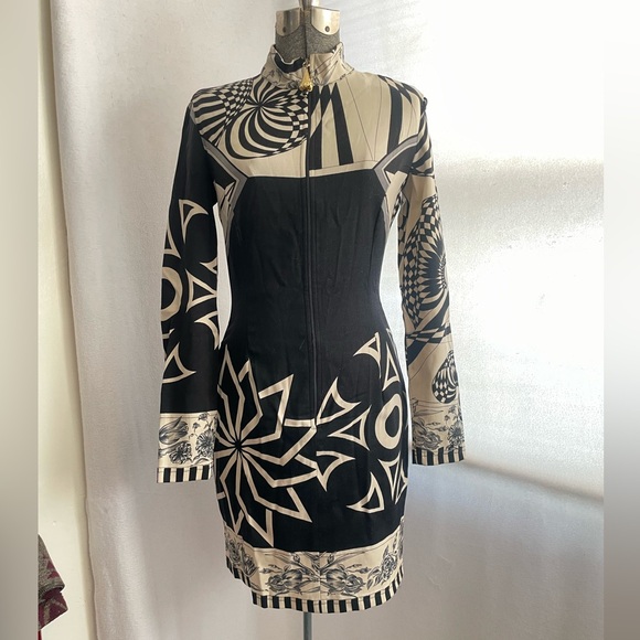 Versace Dresses & Skirts - Vintage Versace Versus zip-front mod print dress